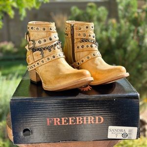 Freebird Sandra Banana Boots Size 7 BNIB
